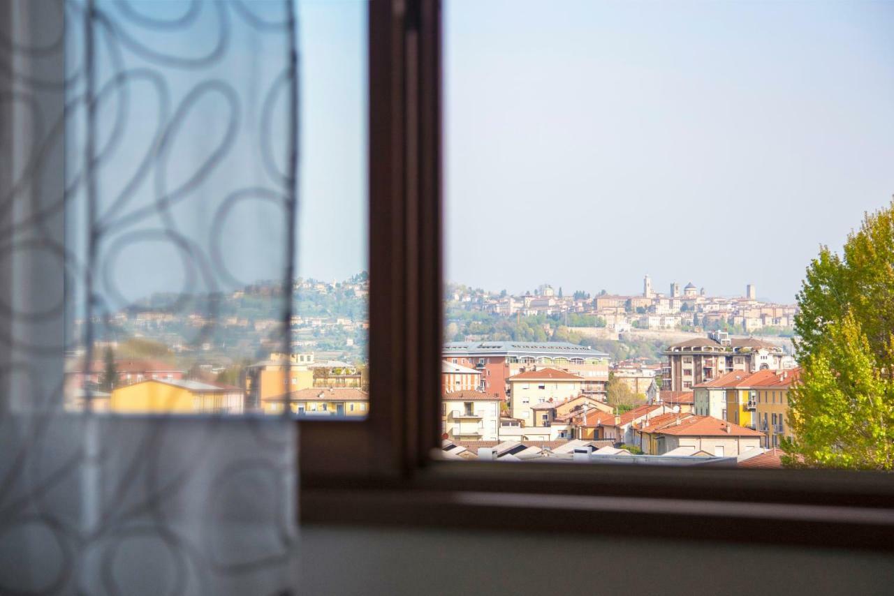 Chic Panoramic Apartment Bergamo Luaran gambar